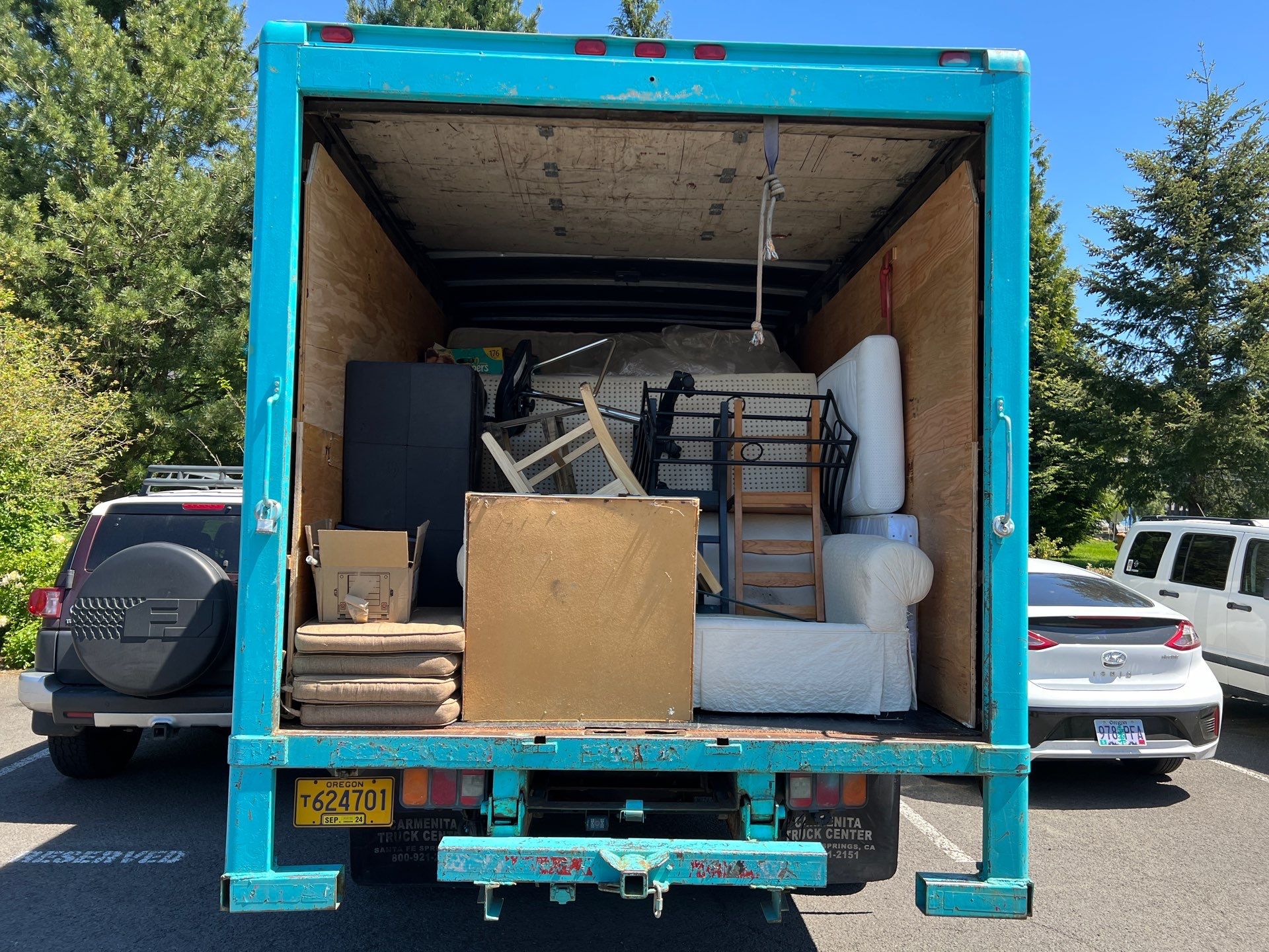 Professional team from Unjunkit Cleanouts performing an estate clean out in Portland, Oregon